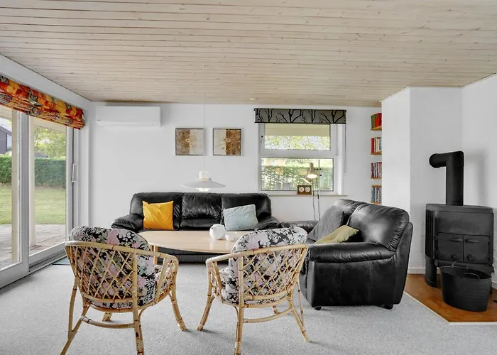 3 Bedroom Pet Friendly In 度假居 Hejls